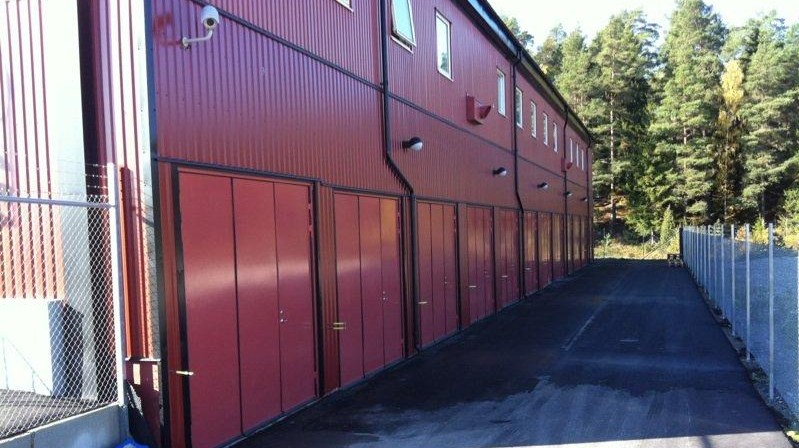 Garageområde i Länna