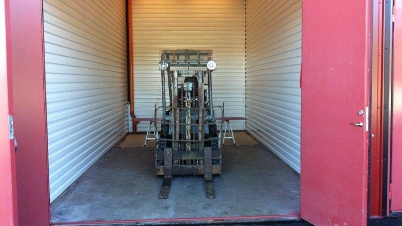 Lokal och garage i Länna