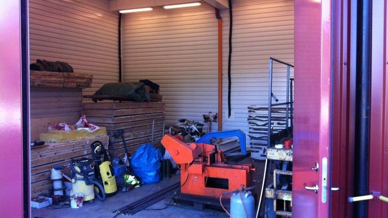 Garage i Länna